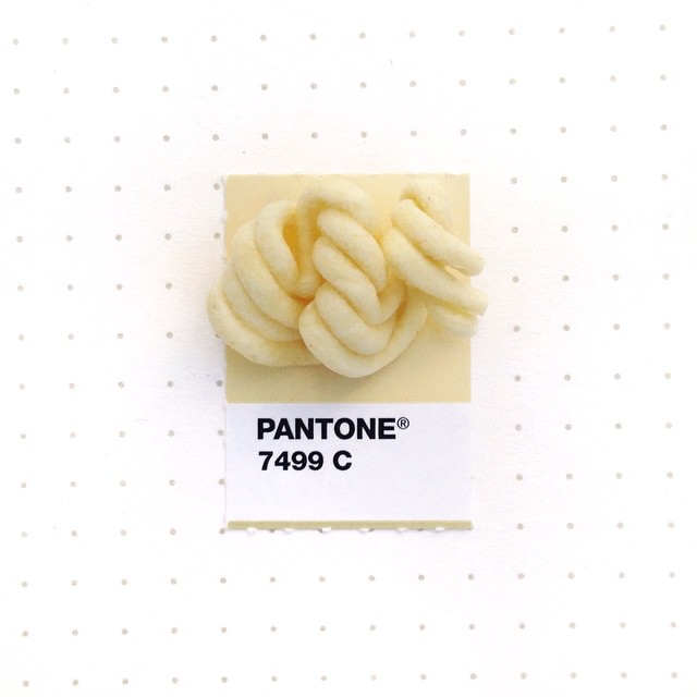 Pantone 044