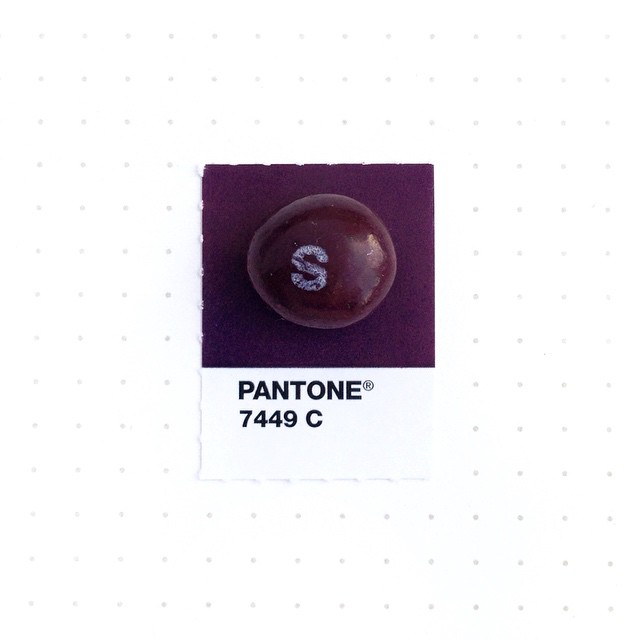 Pantone 057
